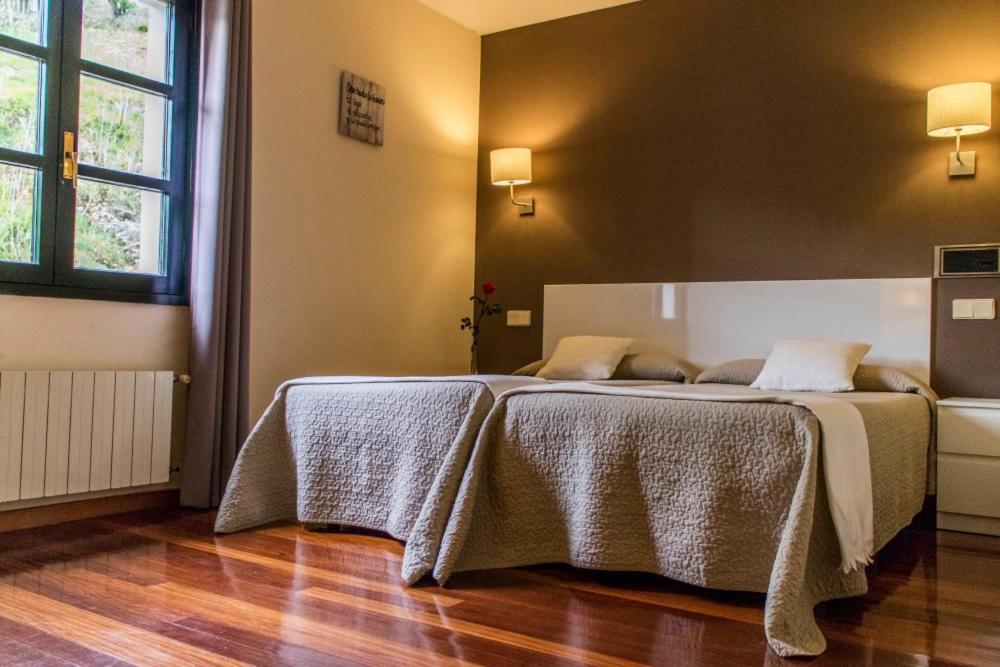 Hotel Montanas De Covadonga Кангас-де-Онис Экстерьер фото